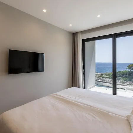 Modern Mare At Sea In Peljesac Villa