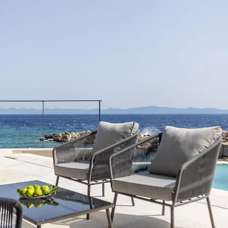 Modern Mare At Sea In Peljesac * Trstenik (Dubrovnik-Neretva)